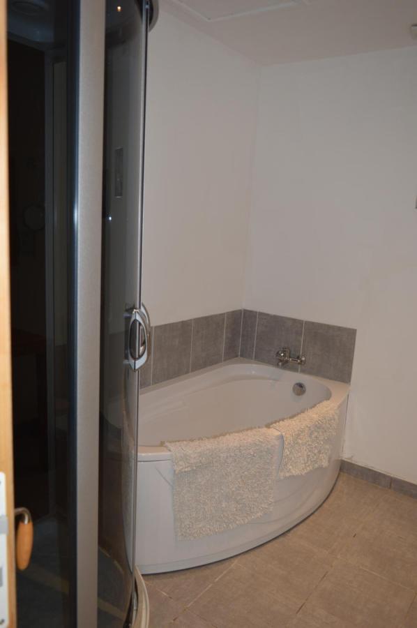 Le Studio Apartman Azille Kültér fotó